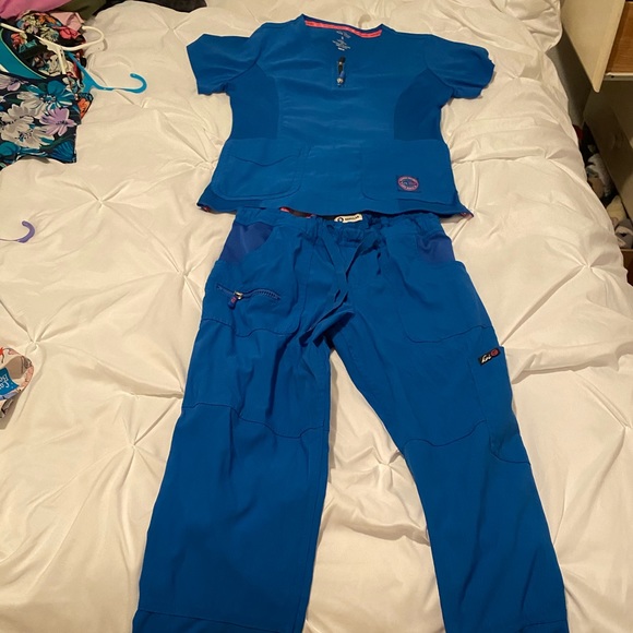 Scrub set - Picture 4 of 7